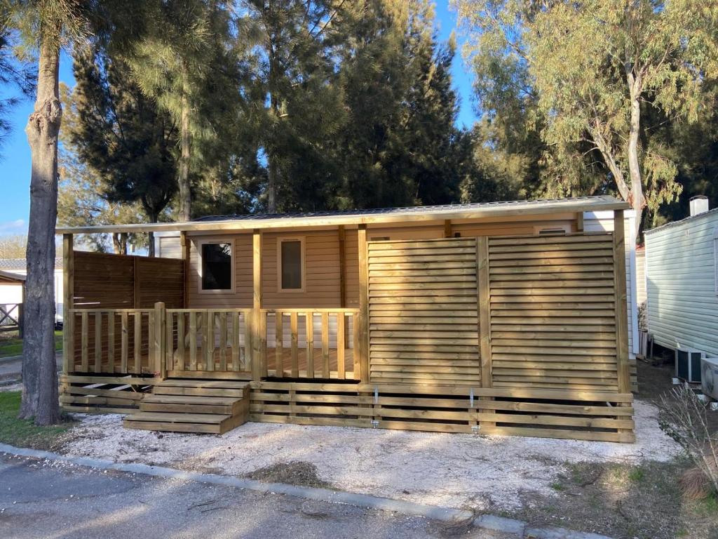 Photo de la galerie de l'établissement mobil home 3 chambres, à Hyères