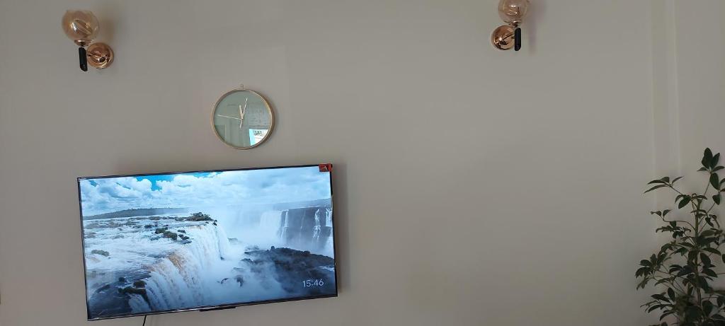 TV a/nebo společenská místnost v ubytování Pristine Stay Dominica