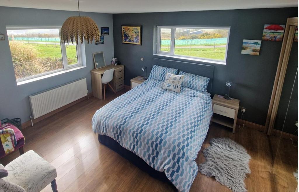 Postel nebo postele na pokoji v ubytování Galley View Ardfield Clonakilty