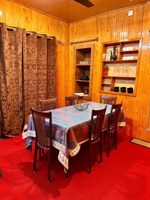 Fotografie z fotogalerie ubytování Kashmiri kothi - Srinagar stay v destinaci Šrínagar