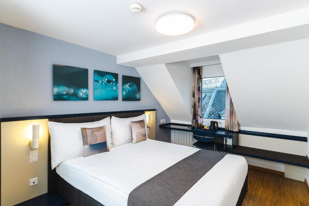 Hotel Bristol Zurich - Kleine Budget Tweepersoonskamer