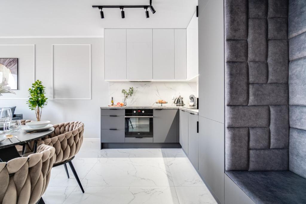 Rent Invest - Quorum Apartamenty Parking Klimatyzacja - 3