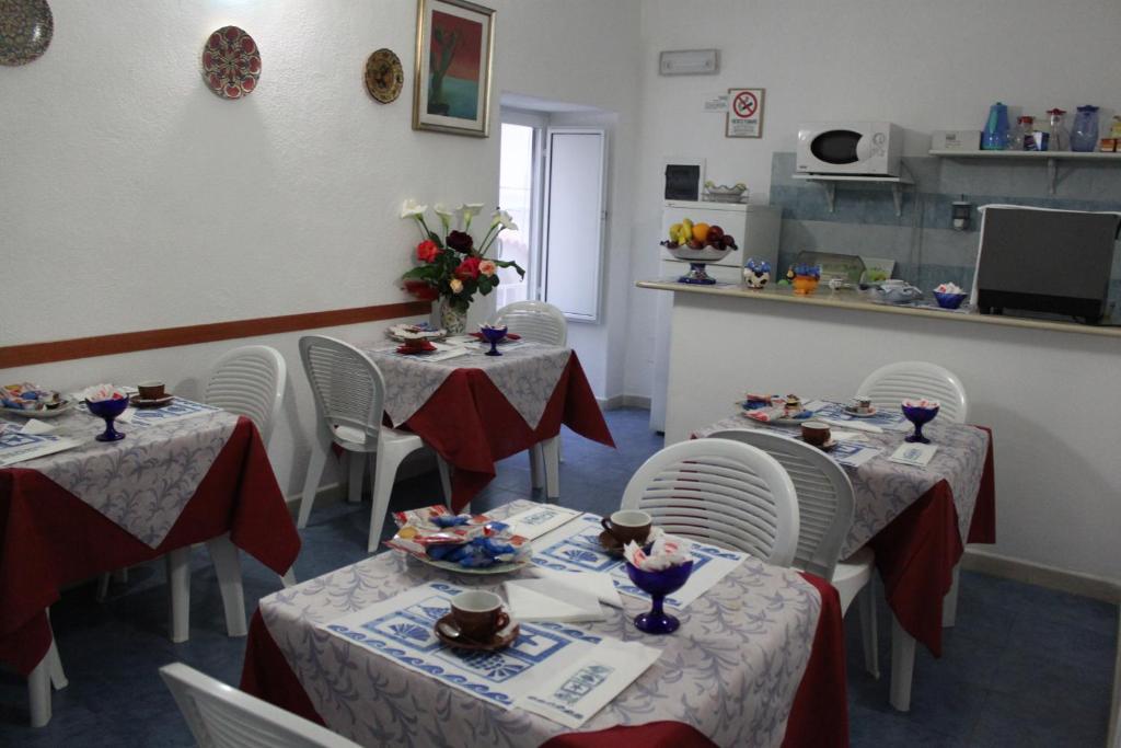 Fotografie z fotogalerie ubytování Albergo Locanda Sul Mare v Ischii