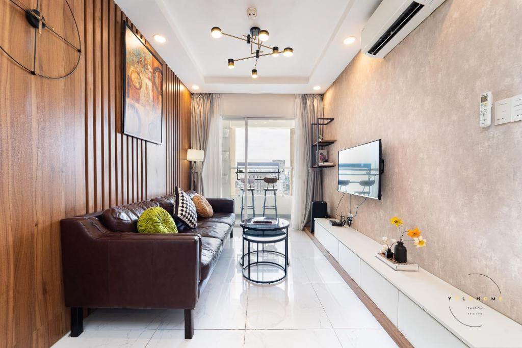TV a/nebo společenská místnost v ubytování Elegant 2 bedroom- good location- yolohomesaigon- terra