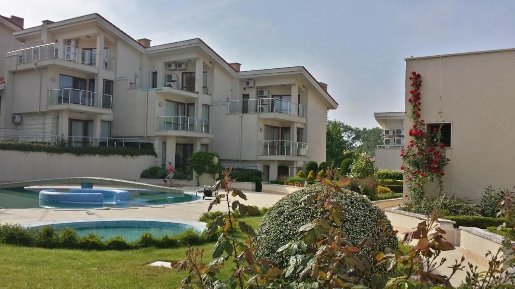 Bazén v ubytování Villa Sun Village Byala nebo v jeho okolí
