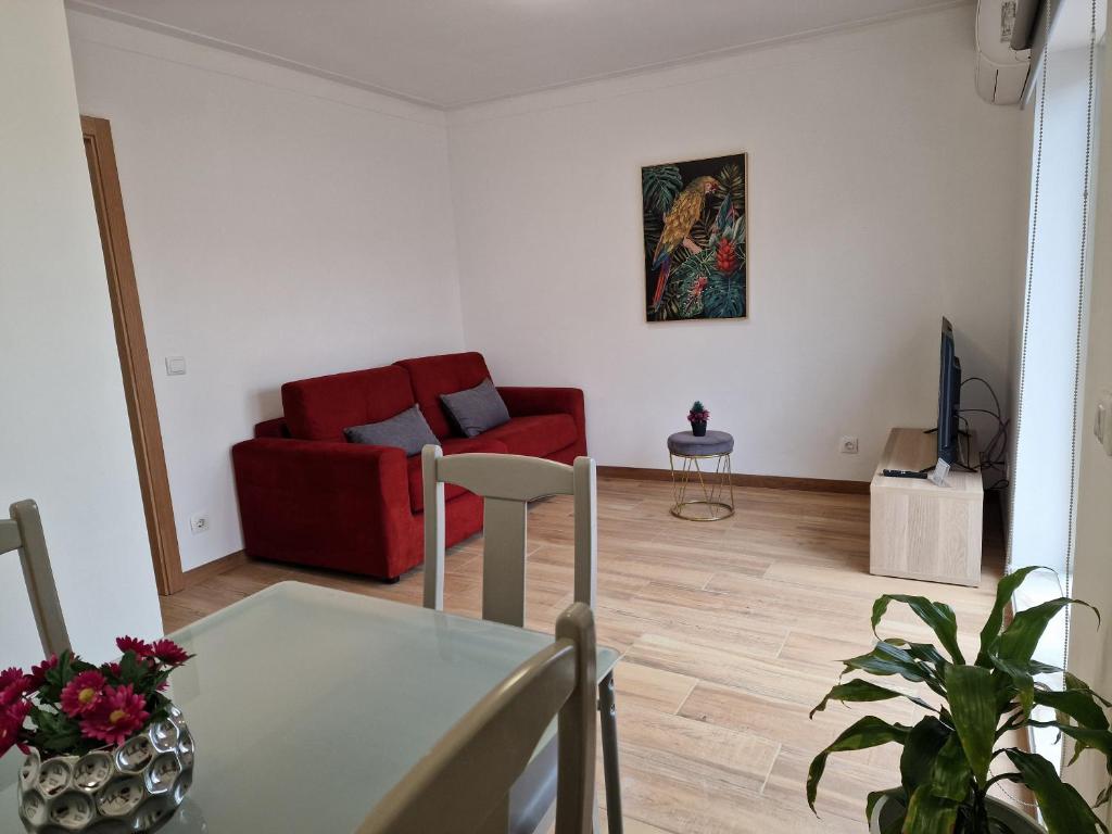 Posezení v ubytování Cozy Apartment with Terrace, Air Cond, Free Parking, by Porto with Love LDA