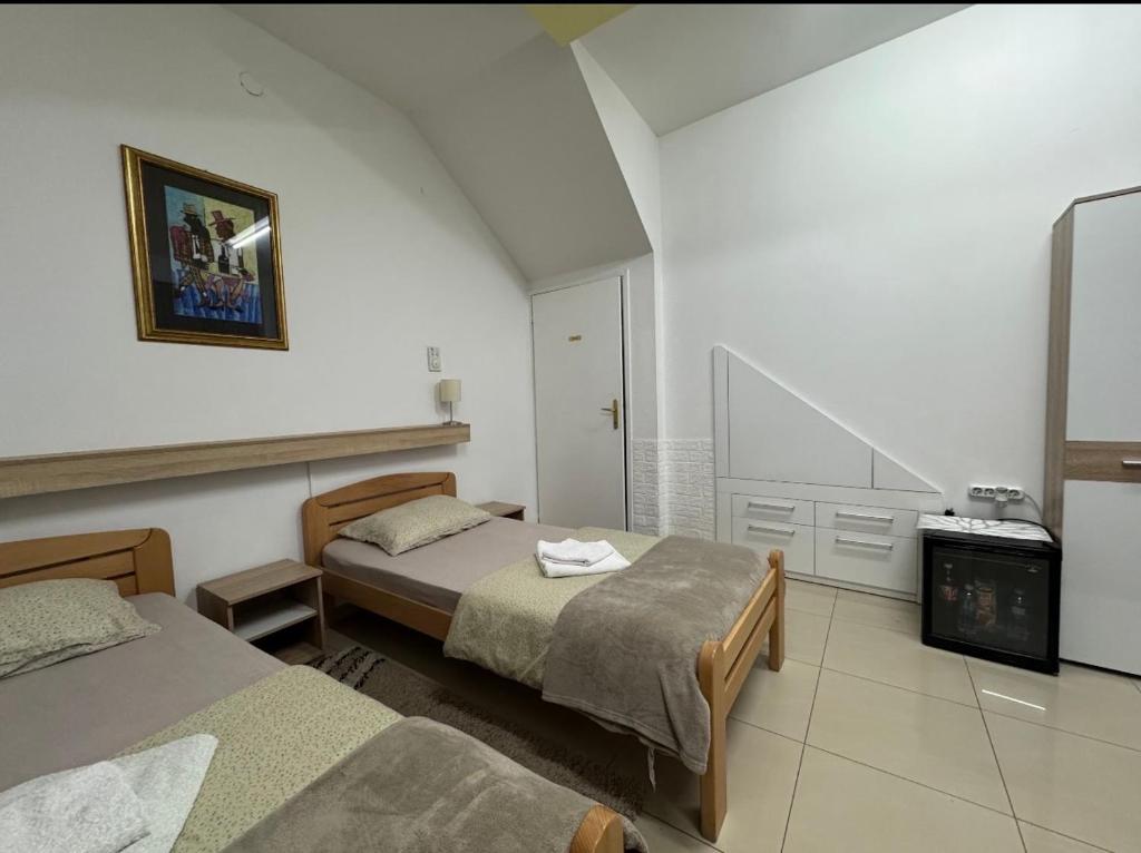 Guesthouse Vladimir & Ana - Tweepersoonskamer Met 2 Aparte Bedden