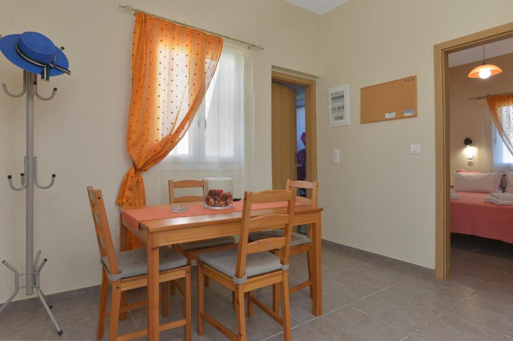 Postel nebo postele na pokoji v ubytování Aggelis Villa