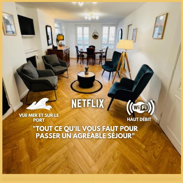 un salon avec un canapé, des chaises et une table dans l'établissement L'Embar'quai, au Tréport