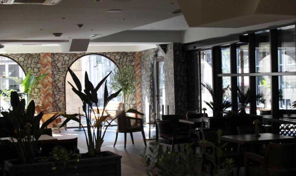 Posezení v ubytování Old Stone Hotel Skopje