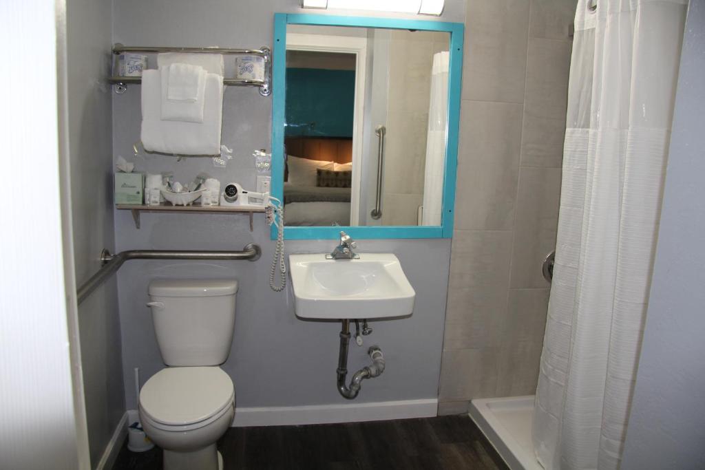 Koupelna v ubytování Naval Suites