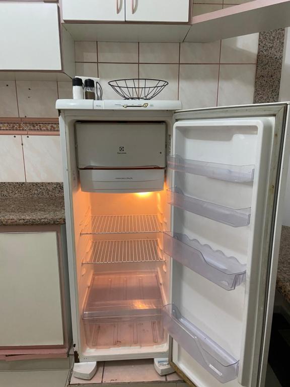 Kuchyň nebo kuchyňský kout v ubytování Casa em Itapuã pertinho da praia