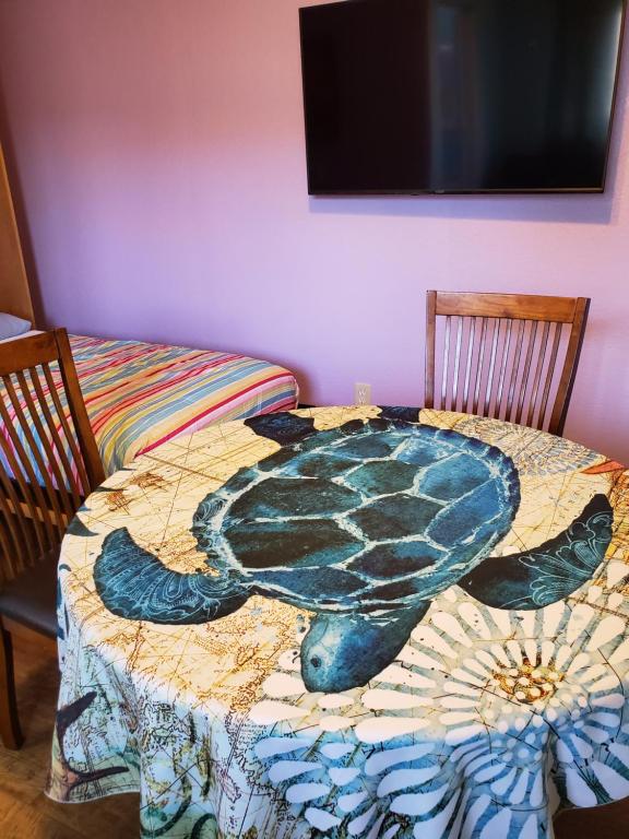 Postel nebo postele na pokoji v ubytování Yonegan Central Maui Getaways