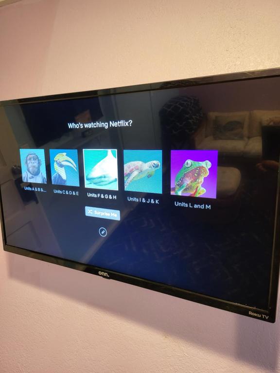 TV a/nebo společenská místnost v ubytování Yonegan Central Maui Getaways