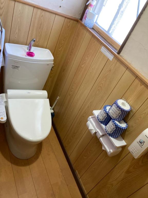 Koupelna v ubytování Hostel Blue Door ホステル ブルードア