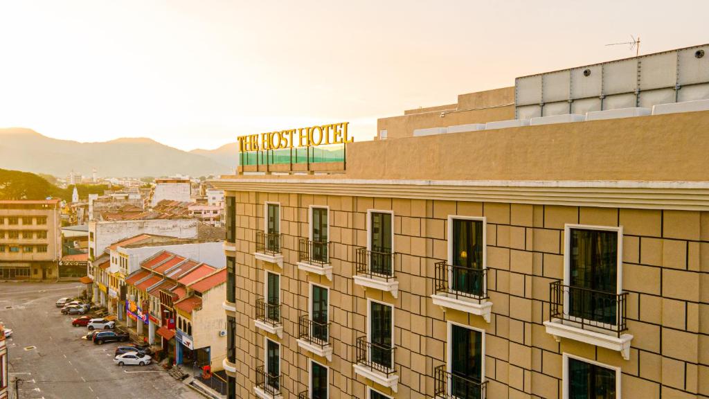 Nespecifikovaný výhled na hory nebo výhled na hory při pohledu z hotelu