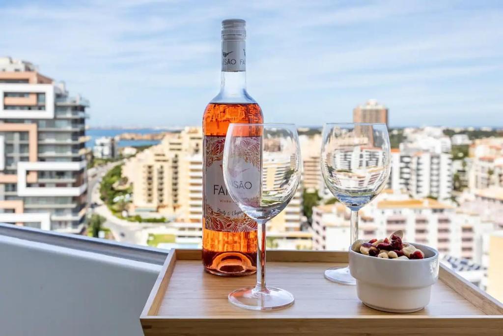 Gallery image of Luxury 1 min Beach with Sea View, Wifi, AC, SmartTV in Praia da Rocha