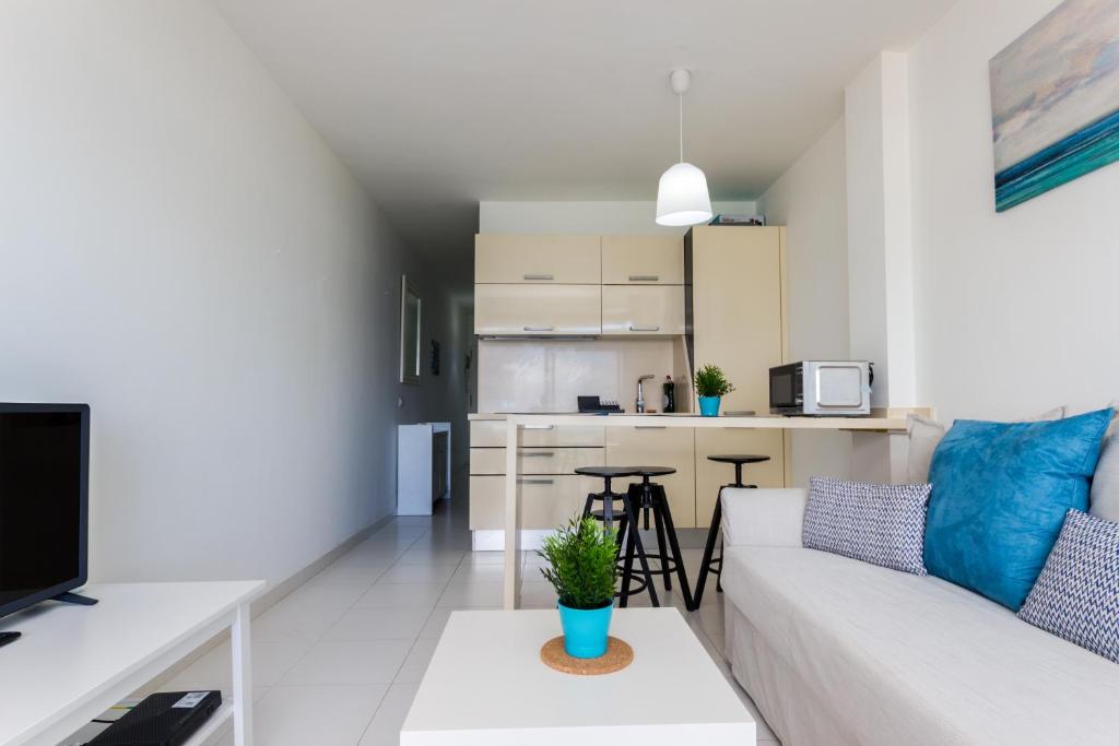 Kuchyň nebo kuchyňský kout v ubytování Blue Vista Apartment
