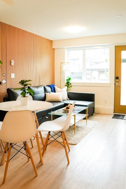 Curated visual reference: Visual Reference: Luxury Scandinavian Suite Cozy And Bright North Vancouver Updated