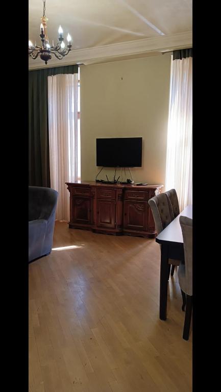 تصویر اتاق‌های اجاره اقامتگاه Rent Inn Yerevan در خیابان نالباندیان - تصویر ۲