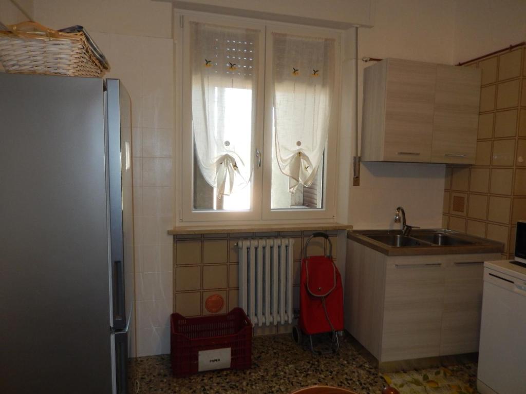 Kuchnia lub aneks kuchenny w obiekcie APPARTAMENTO HEIDI IN CENTRO STORICO