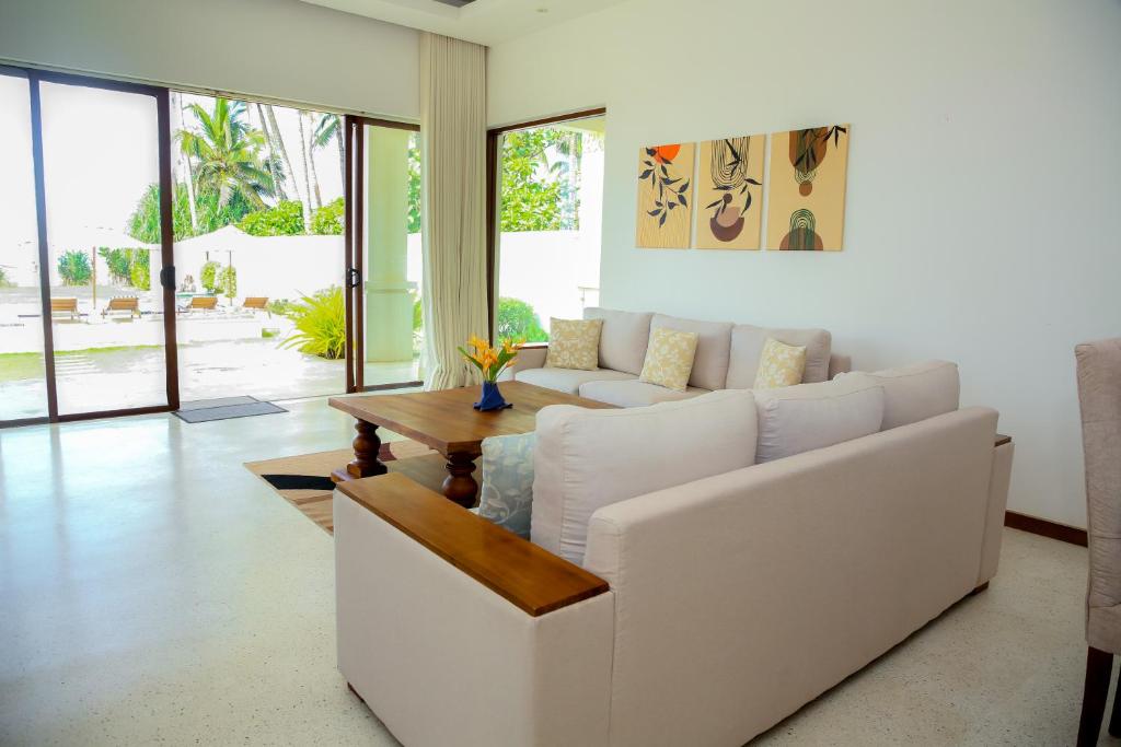 Posezení v ubytování Aryan Beach Villa