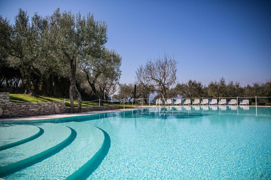 Bazén v ubytování Hotel Ideal nebo v jeho okolí