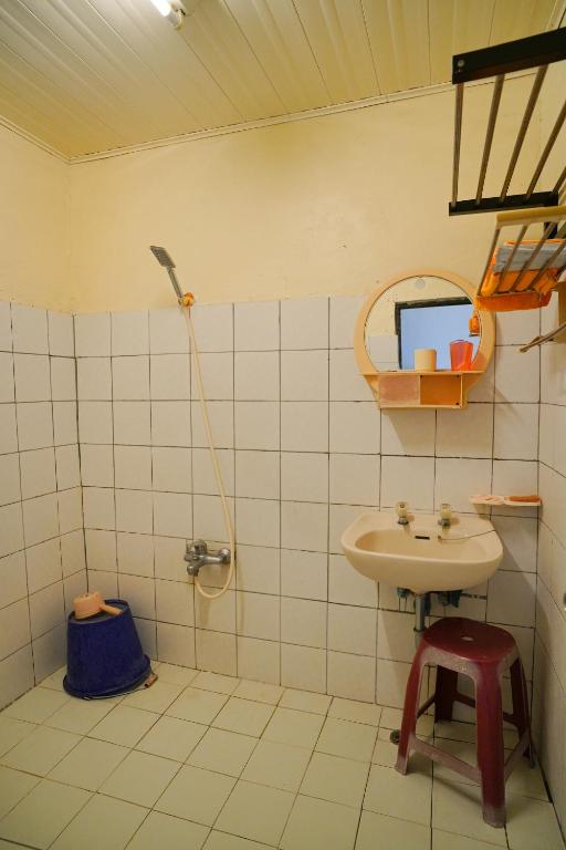 A bathroom at Liu Fu Shan Zhuang