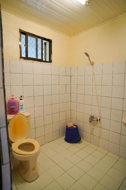 A bathroom at Liu Fu Shan Zhuang