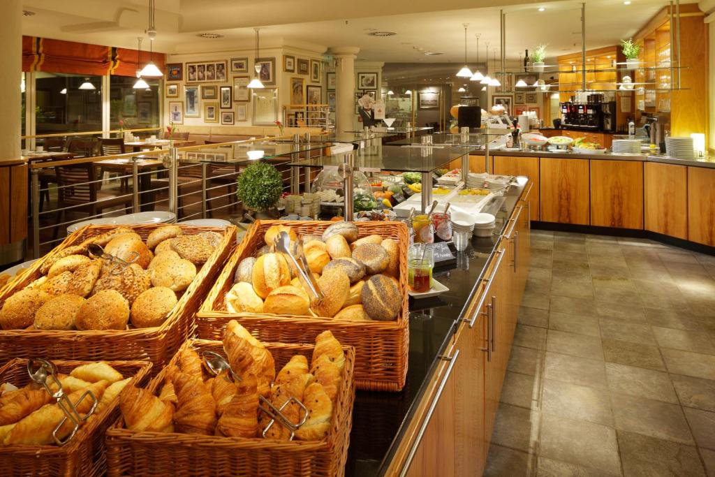 Courtyard by Marriott Hannover Maschsee - Resim 12