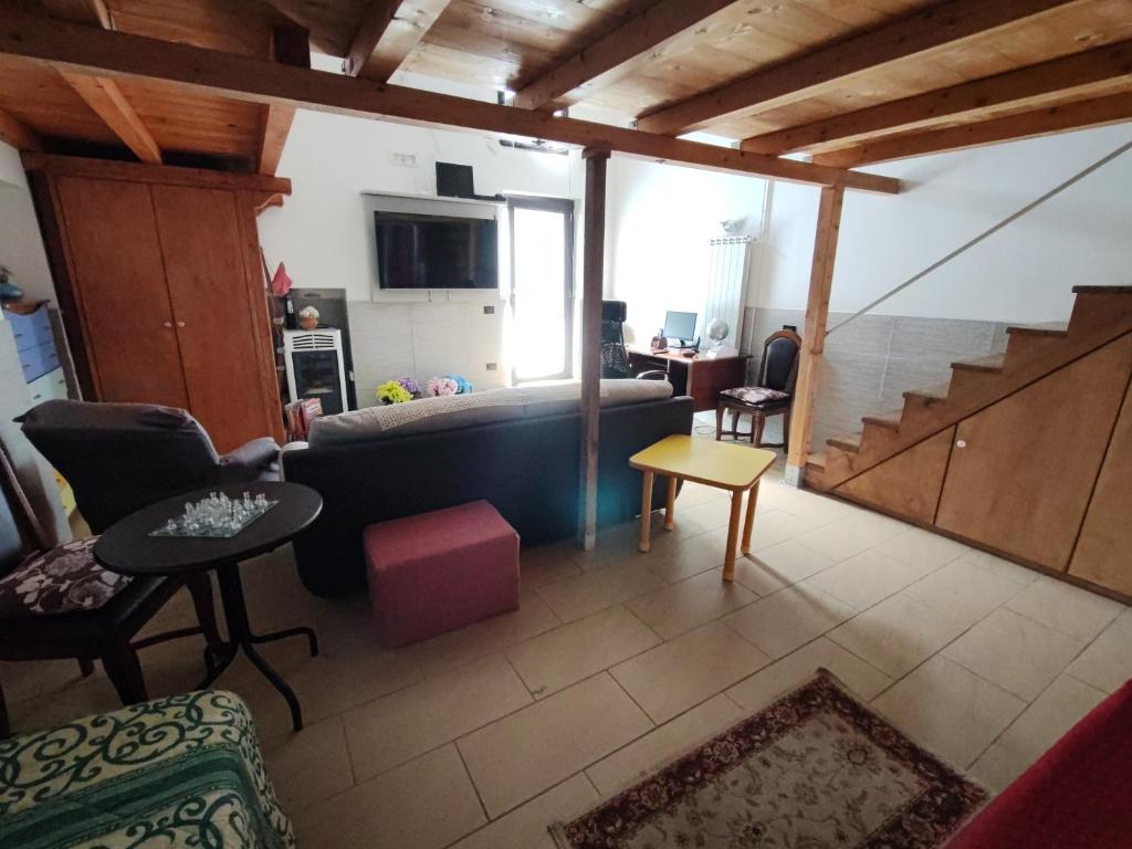 TV a/nebo společenská místnost v ubytování Piano terra casa intera