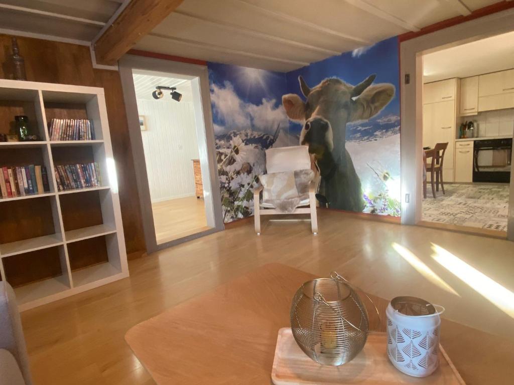 Cosy apartment in heritage protected swiss chalet - Resim 13