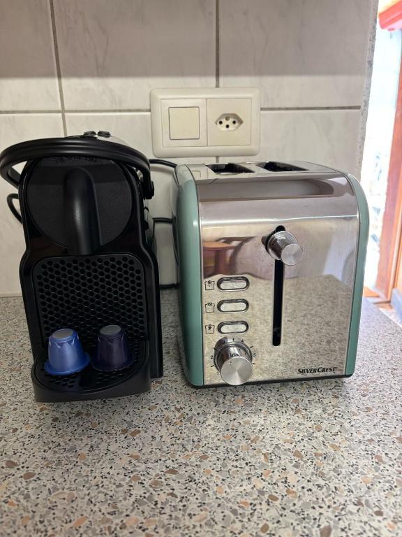 Cosy apartment in heritage protected swiss chalet - Resim 11