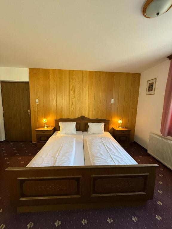 Postel nebo postele na pokoji v ubytování Pension Plattenhof