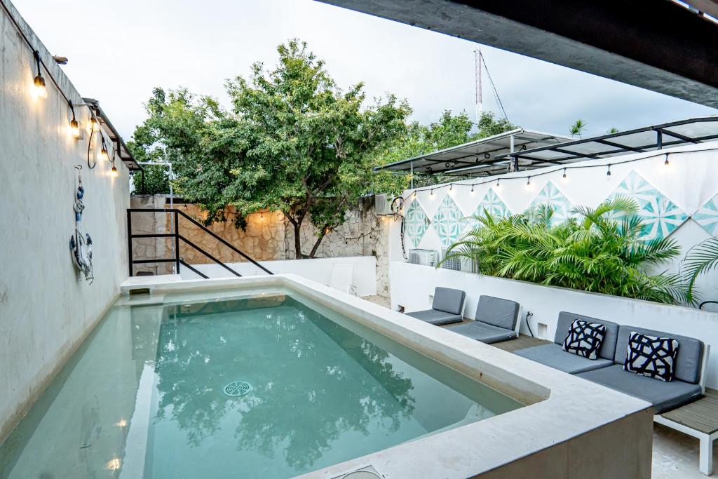 Piscina a Two-Condos House in Great location with Rooftop and Pool and BBQ o a prop