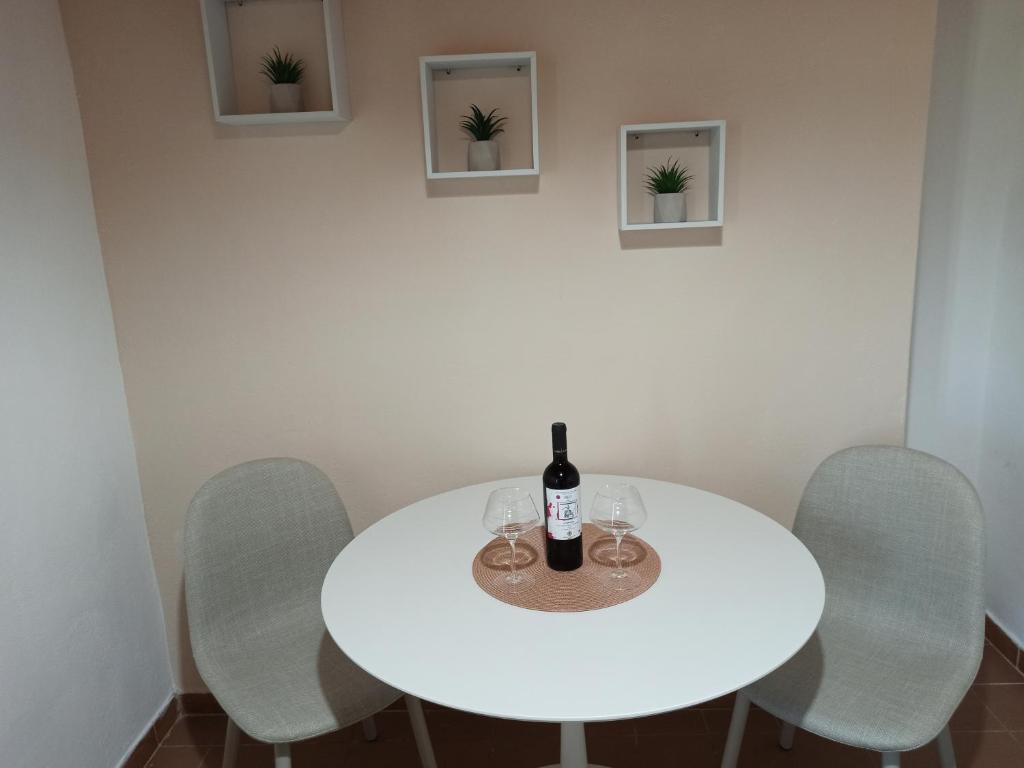 Nápoje v ubytování Christodoulos Apartment