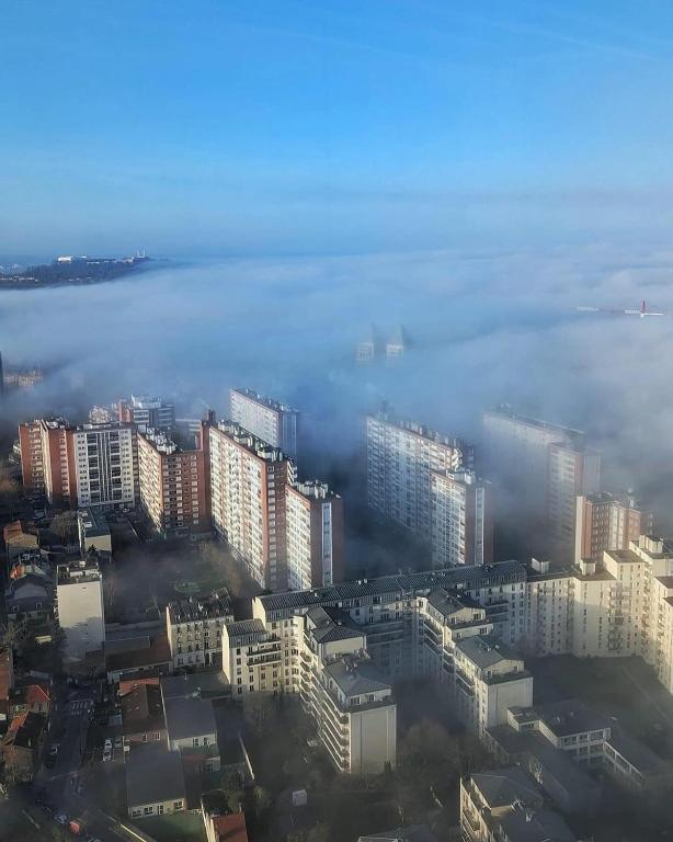 Nespecifikovaný výhled na destinaci Puteaux nebo výhled na město při pohledu z apartmánu