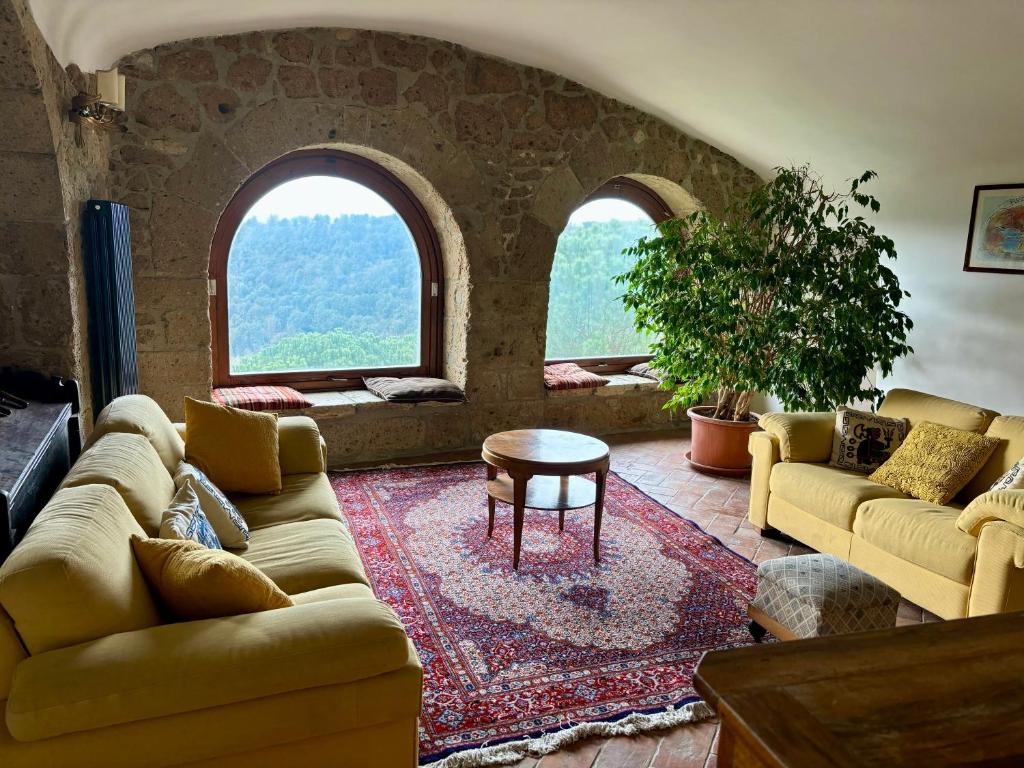 A seating area at La Casa Degli Archi