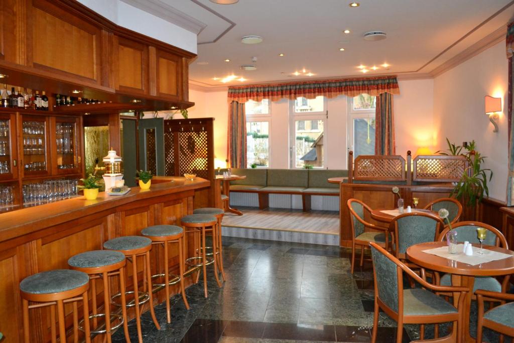 Lounge nebo bar v ubytování Meister BÄR HOTEL Vogtland