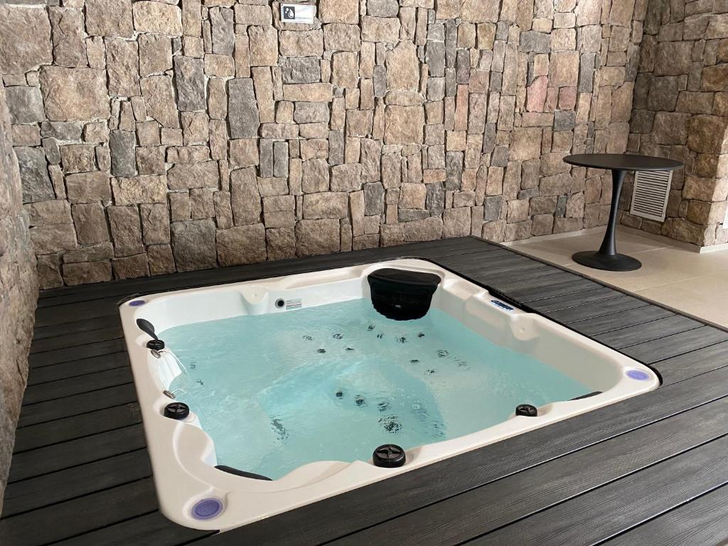 Fotografie z fotogalerie ubytování Dpto costero vista al lago, piscina y jacuzzi v destinaci Puerto Varas