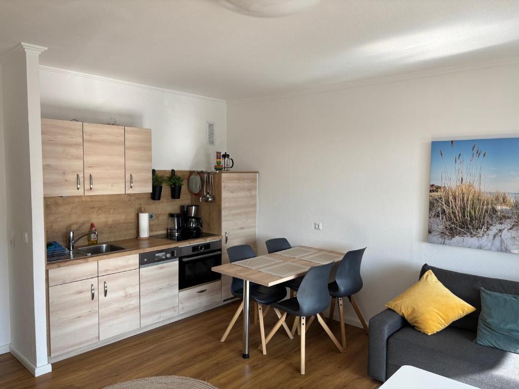 Kuchyň nebo kuchyňský kout v ubytování Ferienwohnung für 4 Gäste in Grömitz