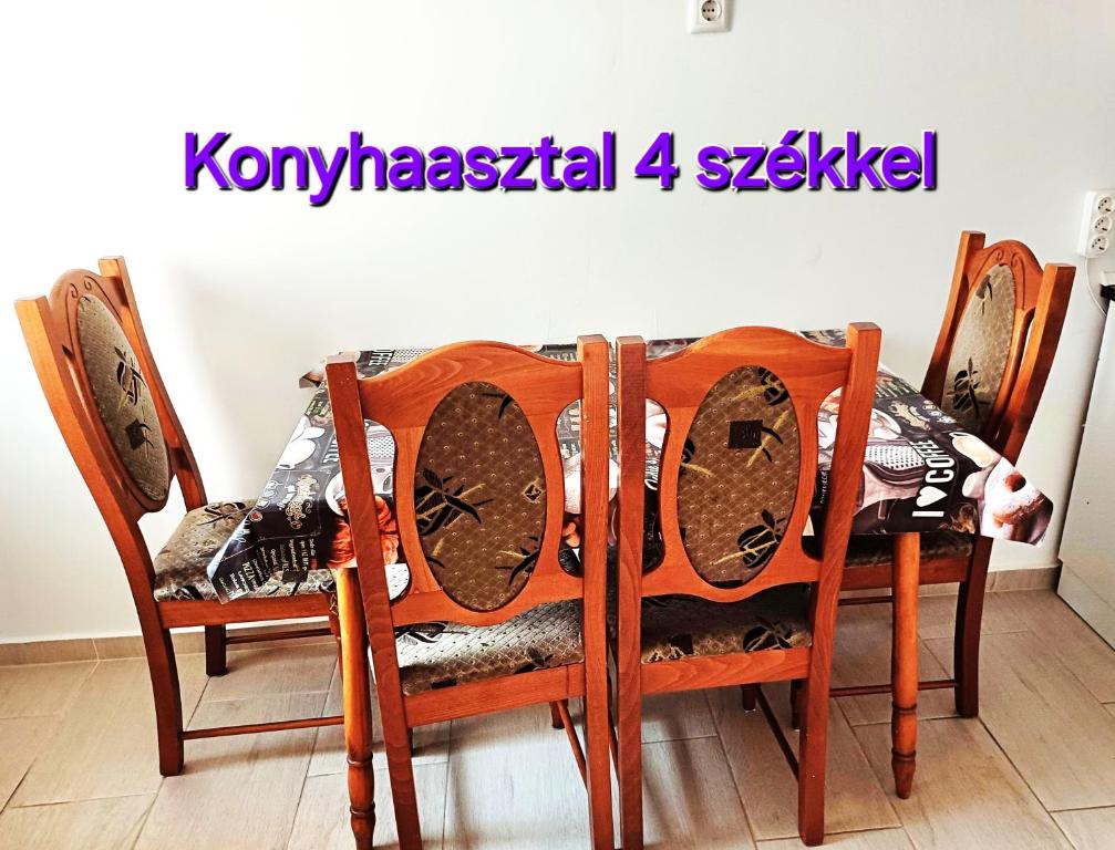 A seating area at Kiss-Szőllősi Vendègház