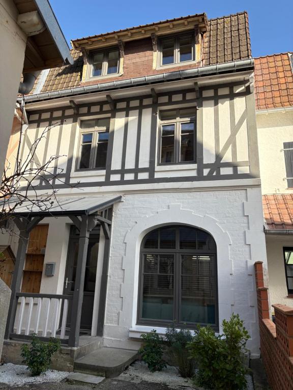 Το κτήριο όπου στεγάζεται  η παραθεριστική κατοικία