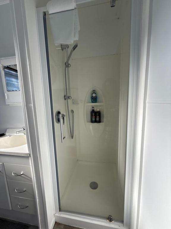 Inglewood shared Home BNB - Resim 3