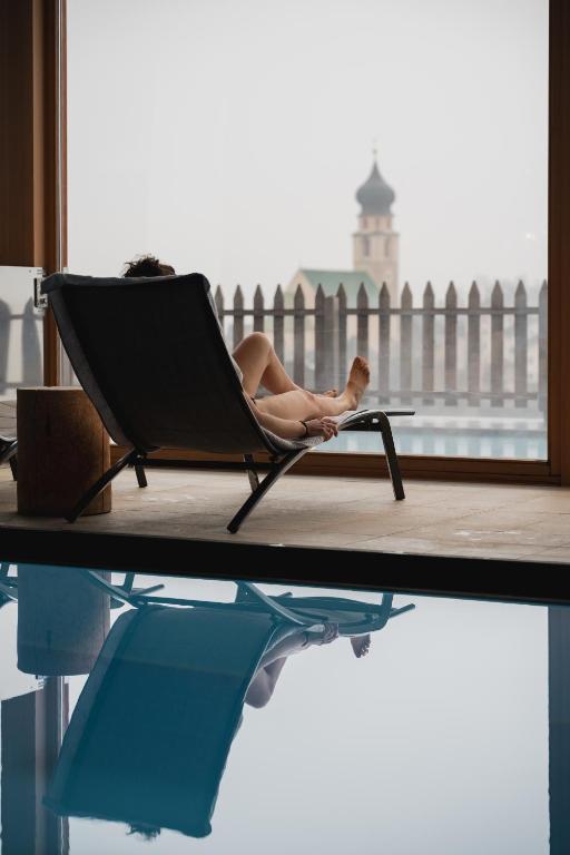 Bazén v ubytování Hotel Emmy - five elements nebo v jeho okolí