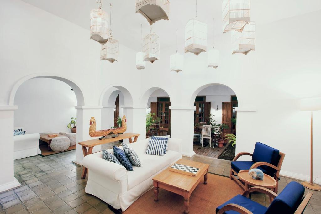 Posezení v ubytování Adhisthana Hotel Yogyakarta