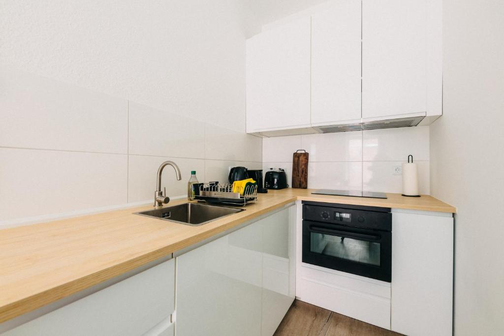 BHH Living Apartments - Zentrale Lage, ruhige Nächte, perfekter Komfort - Resim 36