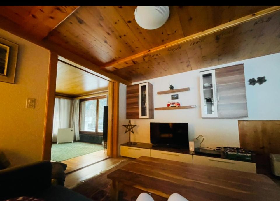 Kuchyň nebo kuchyňský kout v ubytování 5 Zimmer-Wohnung mit Garage und Sauna