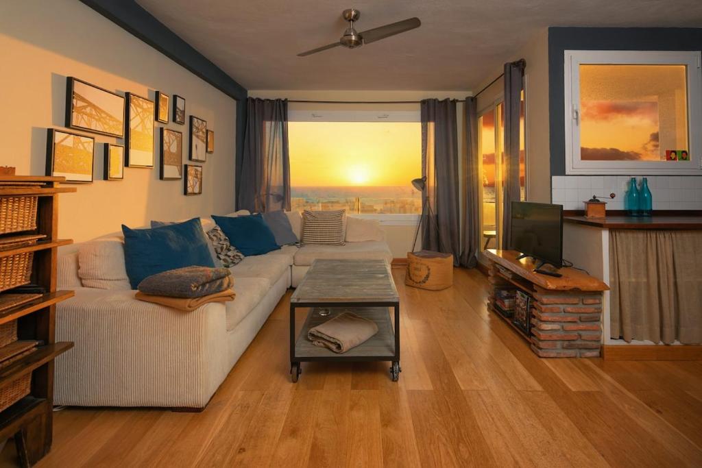 Penthouse with Best Sea Views in Town