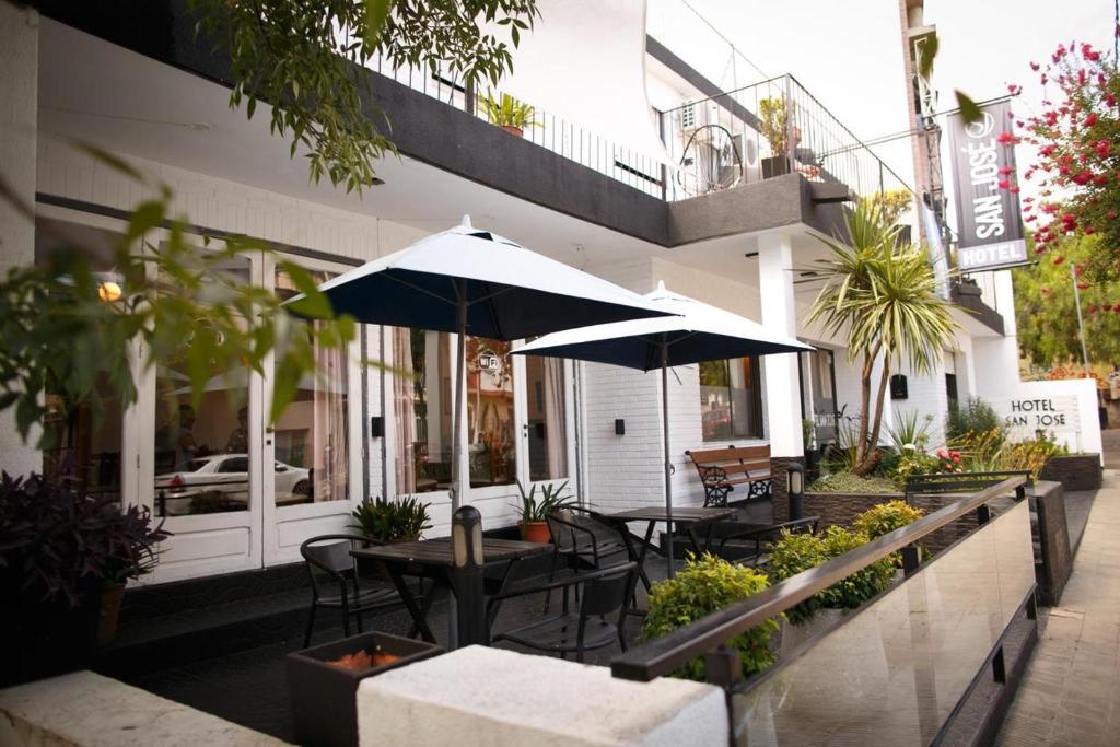 Κήπος έξω από το Hotel San José
